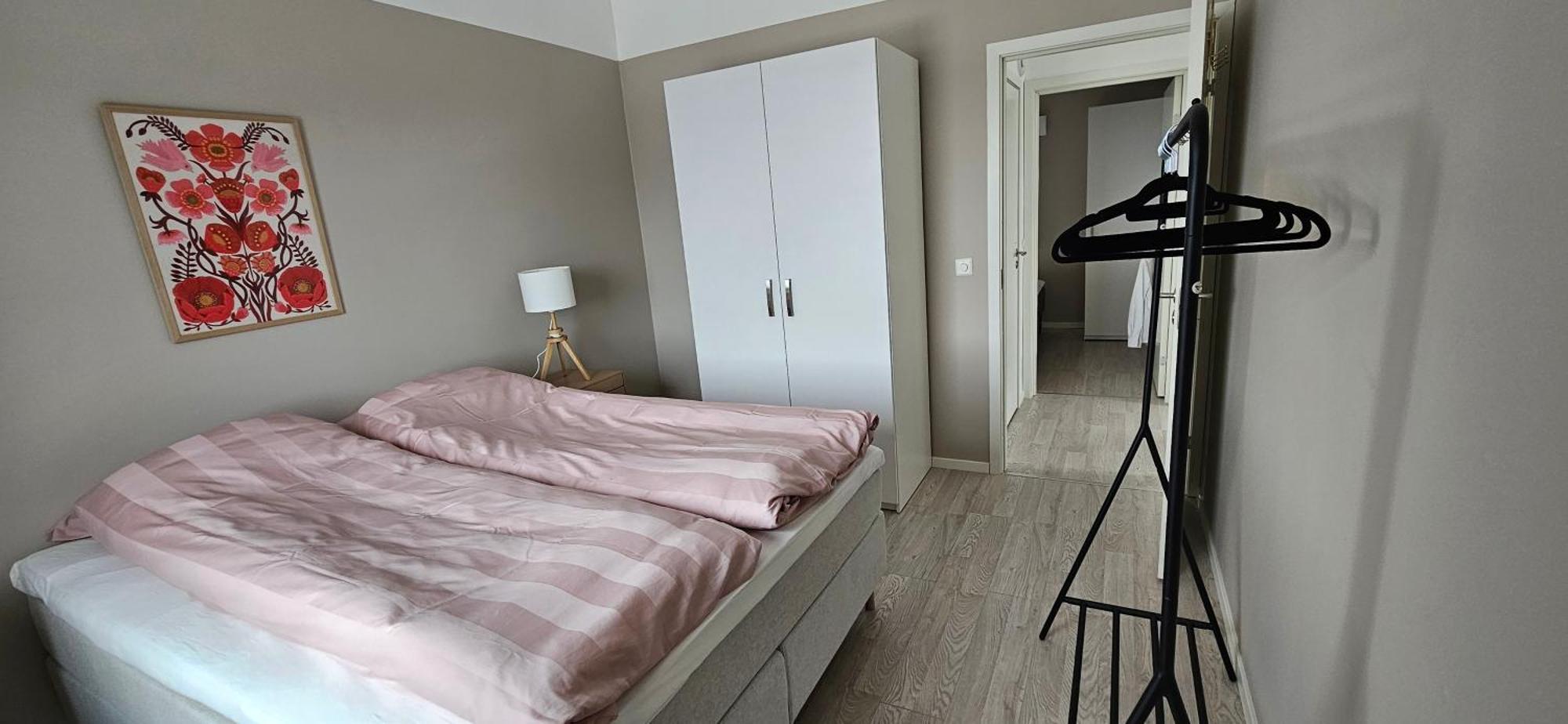 Interlake Apartment *